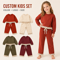 Herfstsetje voor peuters, tweedelig, effen longsleeve trui, geruite broek met ruffles, aangepaste logo kinderkleding, casual sportkledingset