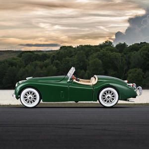 Bburago 1:24 JA GUAR <span class=keywords><strong>XK</strong></span> <span class=keywords><strong>120</strong></span> <span class=keywords><strong>Roadster</strong></span> Metal simulación clásico viejo coche aleación Diecast vehículos de juguete - Product Image 6