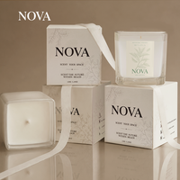 Ensemble cadeau de bougies parfumées aromatiques en cire de soja biologique personnalisées avec logo et emballage NOVA, dans un bocal en verre, pour la fragrance de la maison