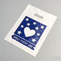 Sacs en plastique personnalisés avec poignée découpée pour vêtements, sacs d'emballage réutilisables avec votre propre logo pour les magasins de détail