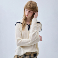 Ensemble tricoté deux pièces blanc cassé VEGA CHANG pour femme, col marin, bordure contrastante, haut en maille, épaules tombantes, tenue preppy à carreaux