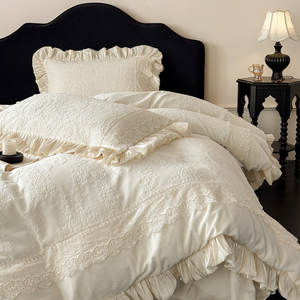 Nova Chegada 2026: Jogo de Cama de Veludo Leite Esculpido Totalmente Fosco com Renda Vintage Francesa e Babados - 4 Peças - Product Image 2