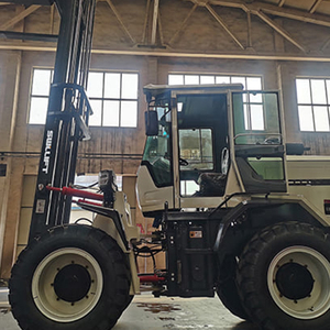 <span class=keywords><strong>Forklift</strong></span> Off Road 3.5 5 Ton mengangkat 3000mm 4x4, <span class=keywords><strong>Forklift</strong></span> medan berat semua medan kasar dengan rem cakram empat roda 4wd pengangkat garpu - Product Image 2