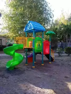 Innovatisches Design Outdoor Kunststoffrutsche Kinderpark Vergnügungsgeräte