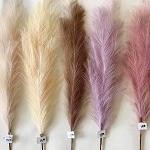 Fleurs artificielles d'herbe <span class=keywords><strong>de</strong></span> <span class=keywords><strong>pampa</strong></span>-Herbe <span class=keywords><strong>de</strong></span> <span class=keywords><strong>pampa</strong></span> artificielle <span class=keywords><strong>de</strong></span> haute qualité et herbe <span class=keywords><strong>de</strong></span> <span class=keywords><strong>pampa</strong></span> rouge pour une décoration élégante pour la maison et l'événement - Product Image 1