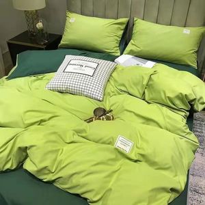 Set <span class=keywords><strong>Copripiumino</strong></span> in Lana Verde Scuro Avocado, Set Letto di Qualità in Quattro Pezzi per Dormitorio Studentesco, Lenzuola e <span class=keywords><strong>Copripiumino</strong></span> - Product Image 1