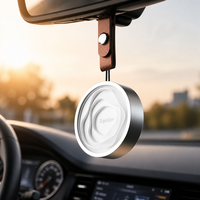 Diffuseur de parfum pour voiture TopOne en alliage d'aluminium de luxe avec sangle en cuir marron premium et cœur poreux 3D OEM