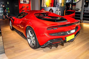 ชุดแต่งคาร์บอนไฟเบอร์สำหรับ Ferrari 296GTB ชุดแต่งคาร์บอนไฟเบอร์สไตล์ OEM สำหรับ 296GTB  ลิ้นกันชนหน้า ดิฟฟิวเซอร์ สปอยเลอร์ - Product Image 5
