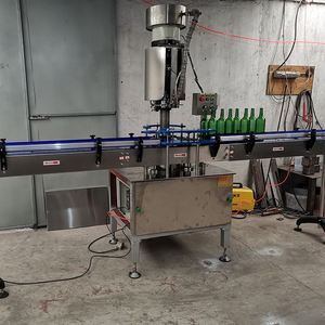 Fabricant de machines à boucher les bouteilles de vin de type rotatif / Machine à boucher les capsules métalliques - Product Image 2