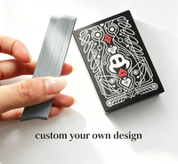 Fabricant de haute qualité de jeux de cartes de poker en PVC, impression de cartes de jeu classiques avec feuille d'argent laser, cartes de poker personnalisées