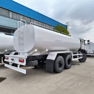 Camión Cisterna de Agua Todoterreno Chengli 6X6, Camión Aspersor de Agua en Venta - Product Image 4