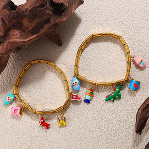 สร้อยข้อมือการ์ตูนน่ารัก โลหะผสมสังกะสี เครื่องประดับผู้หญิง ของขวัญแฟชั่น สร้อยข้อมือจี้ ดีไซน์ไม่สมมาตร สไตล์หลากหลายองค์ประกอบ - Product Image 2