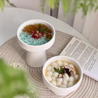 Ensemble de bols à pied hauts en porcelaine blanc pur, design moderne et créatif, pour usage hôtelier et de restauration, durable et écologique, pour plats froids et thé