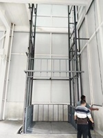 Ascenseur de transport de marchandises industriel vertical hydraulique à 2 ou 4 poteaux, capacité 300kg, 500kg, 1000kg