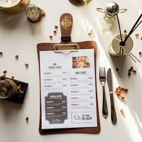 Menu de restaurant personnalisé en papier avec porte-menu en bois, sangle en cuir/clip en métal, logo gravé au laser pour café, bar, bistrot