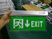 110V 220V Anpassbares Wiederaufladbares Feuerschild-Licht Sicherheits-6W-3W-Notausgangsschild