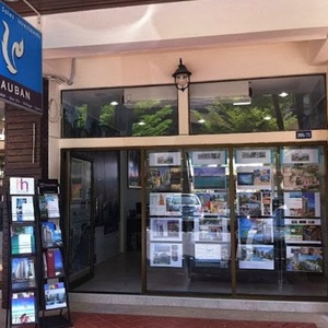 Acrylic LED <b>Panel</b> <b>Light</b> Box Illuminated Crystal LED Frames Store Window Wholesale Crystal Lightbox - Product Image 6