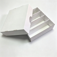 Boîte de rangement pour cartes à collectionner, boîte pliable en carton ondulé blanc, organisateur de cartes, emballage pour cartes de jeu TCG, fabricant en gros