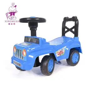 2 1 walker en coche Suppliers-Coche de juguete de plástico para niños, coche de juguete para pasear