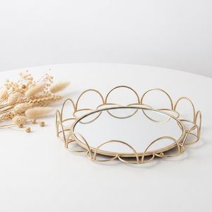 Plateau miroir rond en verre avec cadre en laiton luxueux, dernière création des fabricants, pour la décoration de la maison et de mariage - Product Image 1