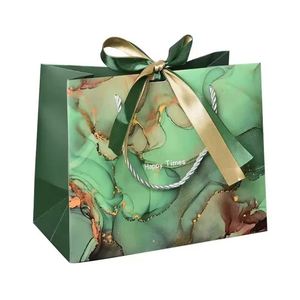 Bolsas de Compra de Papel Recubierto Ecológicas Personalizadas con Asa Práctica, Impresión Digital para Empaque de Ropa y Regalos - Product Image 1