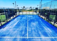 Fabricant de terrains de padel panoramiques, terrain de paddle-tennis avec votre propre logo et couleurs, équipement de padel