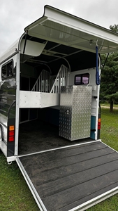 عرض رائع <span class=keywords><strong>2</strong></span> مقطورة مع ربع معيشة. هيكل مجلفن. ADR امتثل. لنادي المهر/السفر للركوب - Product Image 2