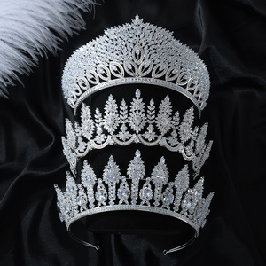 Serre-tête de mariée de style européen et américain, luxueux, en zircon, élégant, accessoires pour cheveux, <span class=keywords><strong>couronne</strong></span> de créateur pour robe de mariée, <span class=keywords><strong>fleurs</strong></span>, vente en gros - Product Image 1