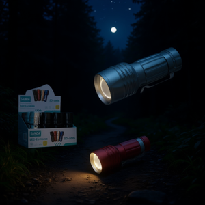 ไฟฉาย LED ซานด้า 9.5 ซม. X 3 ซม. พร้อมแบตเตอรี่เอเอเอ 3 ก้อน สำหรับใช้งานกลางแจ้ง - Product Image 3