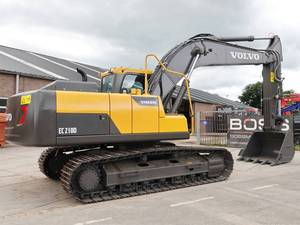 Excavadora Volvo usada en buenas condiciones Excavadora hidráulica sobre orugas EC210D EXCAVADORA USADA VOLVO EC210D - Product Image 2