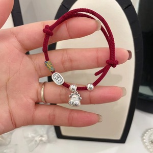 Bracelet en fil rouge tressé en argent sterling 999 Happy Lucky Cat pour femmes, bijoux cadeau de style chinois - Product Image 1
