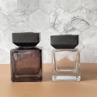 Bouteille de diffuseur de roseau en verre de parfum de maison de conception sans flamme décorative de luxe carré clair de 100ml