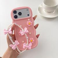 Coque de téléphone DIY élégante et coquette à bords ondulés avec marguerites 3D et perles pour iPhone 17 18 Pro Max 16 15 14, avec dragonne à nœud perlé et protection intégrale