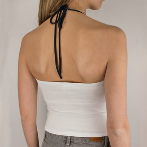 Tops <span class=keywords><strong>Halter</strong></span> con cuello en V personalizados para mujer, corsé <span class=keywords><strong>blanco</strong></span> Y2K, camiseta sin mangas ajustada de línea negra para trajes de verano, pantalones cortos de estilo dulce - Product Image 3