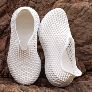 Chaussures aquatiques unisexes 3D en nid d'abeille, sabots EVA, pantoufles respirantes à enfiler, chaussures de plage et de piscine à séchage rapide, sandales pour hommes - Product Image 3
