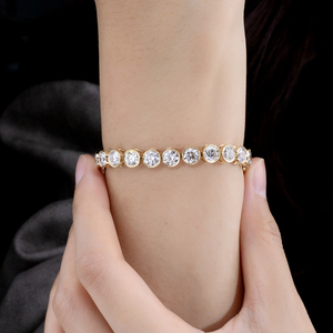 Pulsera de tenis MSB-665 Messi Jewelry personalizable con diamantes de laboratorio redondos engastados en bisel de oro de 14K y diseño de burbujas de eternidad completa. - Product Image 3