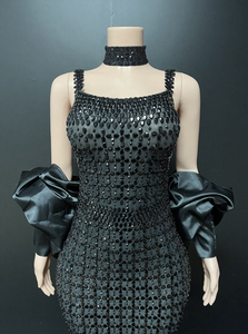 Robe longue S1141Y 2026 style Audrey Hepburn entièrement perlée avec bretelles et châle cintrant la taille, idéale pour chanteuses, présentatrices et soirées de gala - Product Image 2