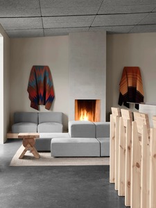 Ensemble de meubles d'hôtel en bois durable, style minimaliste moderne, tables rondes, chaises, usage commercial pour l'intérieur des hôtels - Product Image 2
