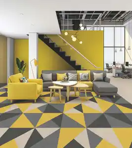 Uso Comercial Office Carpet Tiles Fácil de instalar tapete PVC Backing Stripe Grey hotel corredor quadrado tapete telha
