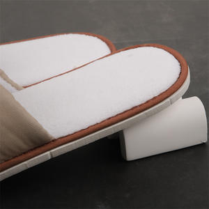 Chaussons jetables personnalisés en sergé pour hôtels, articles de toilette pour hôtels avec option de fourniture de matériaux pour B&B, directement de l'usine - Product Image 4