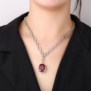Collier pendentif classique anti-ternissement en cuivre écologique avec serti clos, zircone cubique rouge colorée taille ovale 15*20mm pour femme - Product Image 5