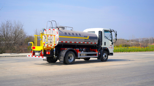 Camion-citerne diesel Sinotruk Howo 4X2 le plus vendu en Chine avec pompe et moteur, pulvérisation réglable à 360°, émission Euro 6 - Product Image 6