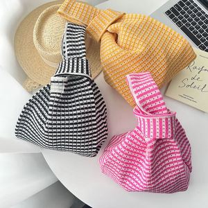 Bolso de Mano Tipo Tote de Moda para Mujer, de Poliéster, con Pliegues, Nuevo, Todo en Uno, Calado - Product Image 3