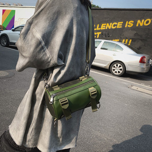 Nouveau sac bandoulière cylindrique multifonctionnel de style coréen pour hommes, sac messager tendance pour une utilisation quotidienne toute saison - Product Image 2