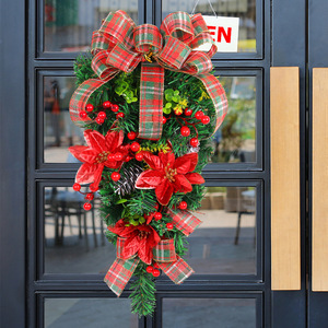 Guirlande de Noël en forme de goutte d'eau YUELIAN, écologique, en plastique artificiel, avec baies rouges et cônes de pin, pour accrocher à la porte d'entrée, en extérieur - Product Image 1