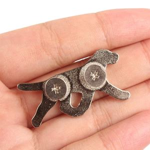 डी स्टैम्पिंग कस्टम कुत्ते आकार एपॉक्सी ब्रांड लोगो धातु पिन बैज के साथ रिवीट्स - Product Image 6