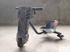 Modèle à pédale amélioré 360 tricycle électrique à dérive Scooter électrique à 3 roues pour enfants avec lumière LED réglable - Product Image 3