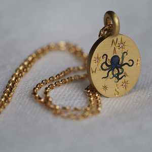 Ожерелье ручной работы из нержавеющей стали 316l с позолоченным покрытием 18 карат, овальной подвеской в виде животного, пчелы, змеи, паука - Product Image 6