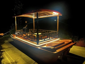 เรือไฟฟ้าสไตล์โบราณแบบทาสี (5 ที่นั่ง) - Product Image 3