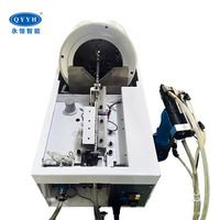 Machine à riveter industrielle avec alimentation automatique et action de traction pour l'assemblage de tôles